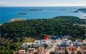 2 Bedroom Lovely Apartment In Premantura